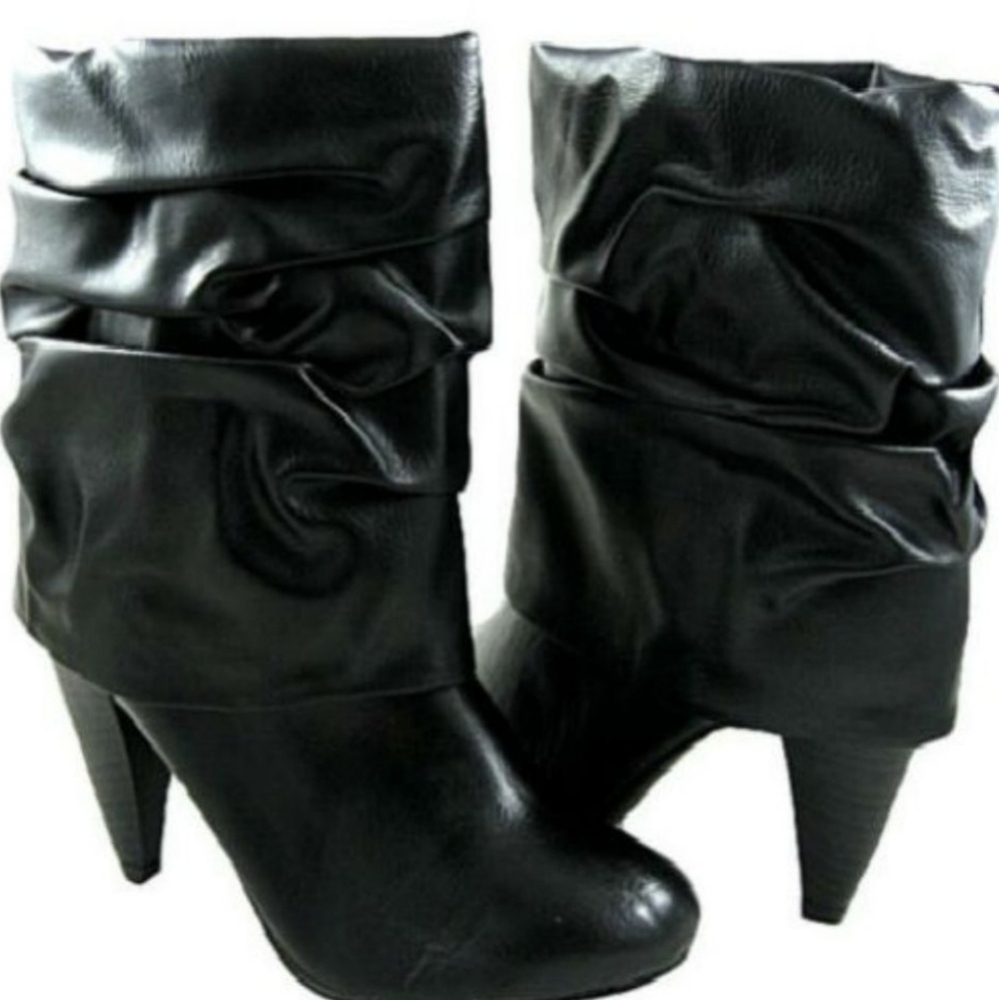 Slouched mid-calf heeled boot